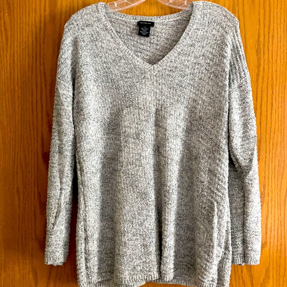 Calvin Klein Knit Sweater V Neck L Woman’s Comfy!